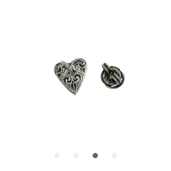 NIB Gucci Semi Shiny Silver Heart Earrings - Picture 3 of 9